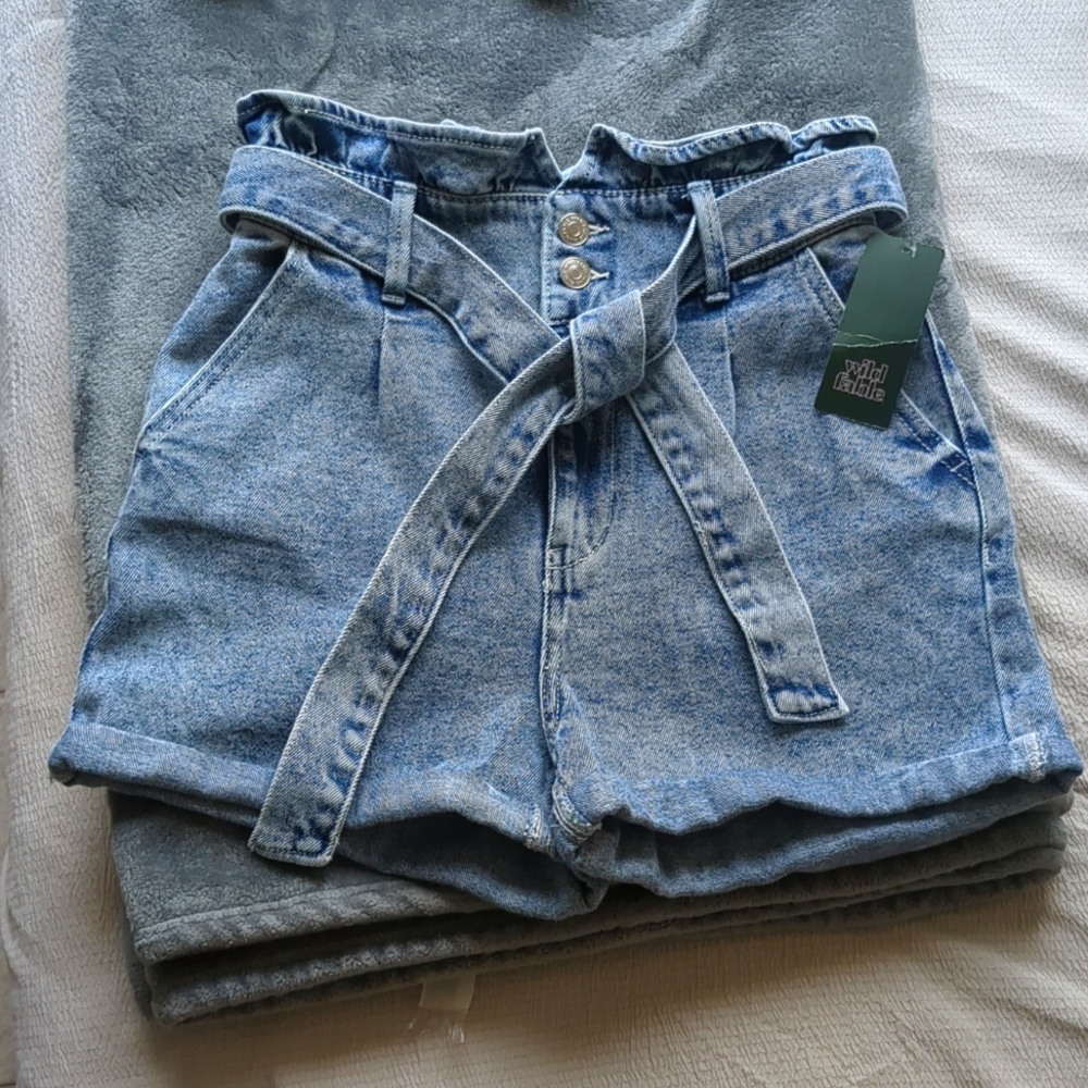 Paperbag denim shorts